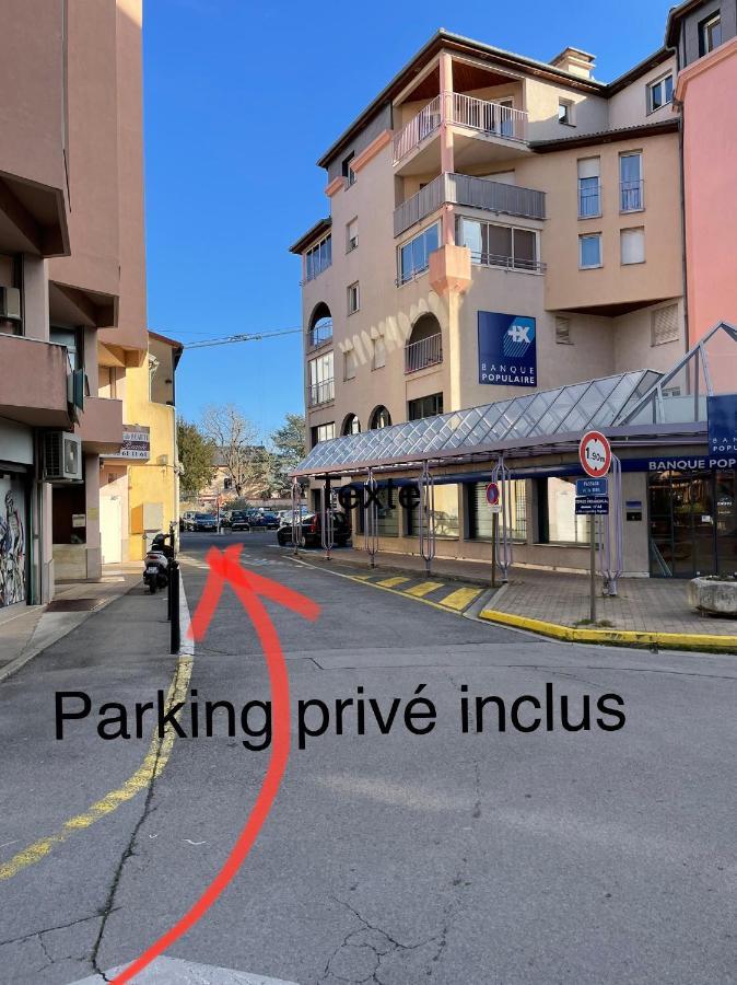 T2 Plein Centre Au 1Er Etage Avec Parking Prive Apartment Millau Ngoại thất bức ảnh