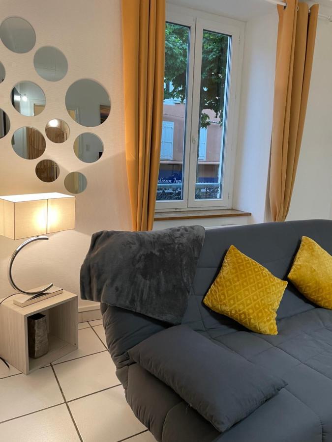 T2 Plein Centre Au 1Er Etage Avec Parking Prive Apartment Millau Ngoại thất bức ảnh
