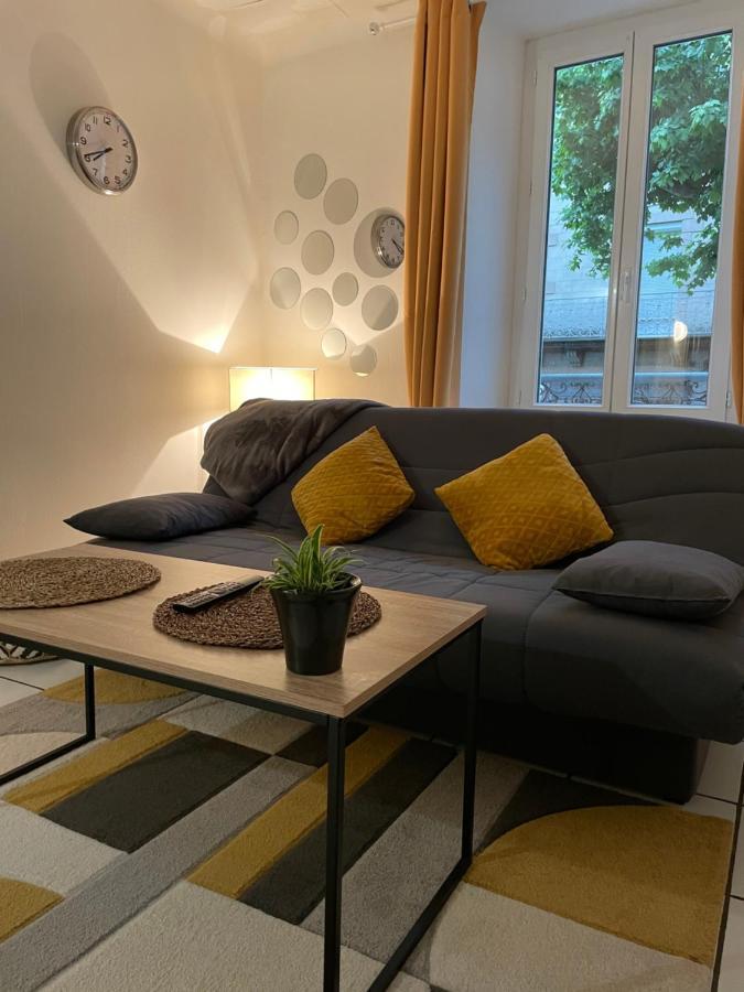 T2 Plein Centre Au 1Er Etage Avec Parking Prive Apartment Millau Ngoại thất bức ảnh