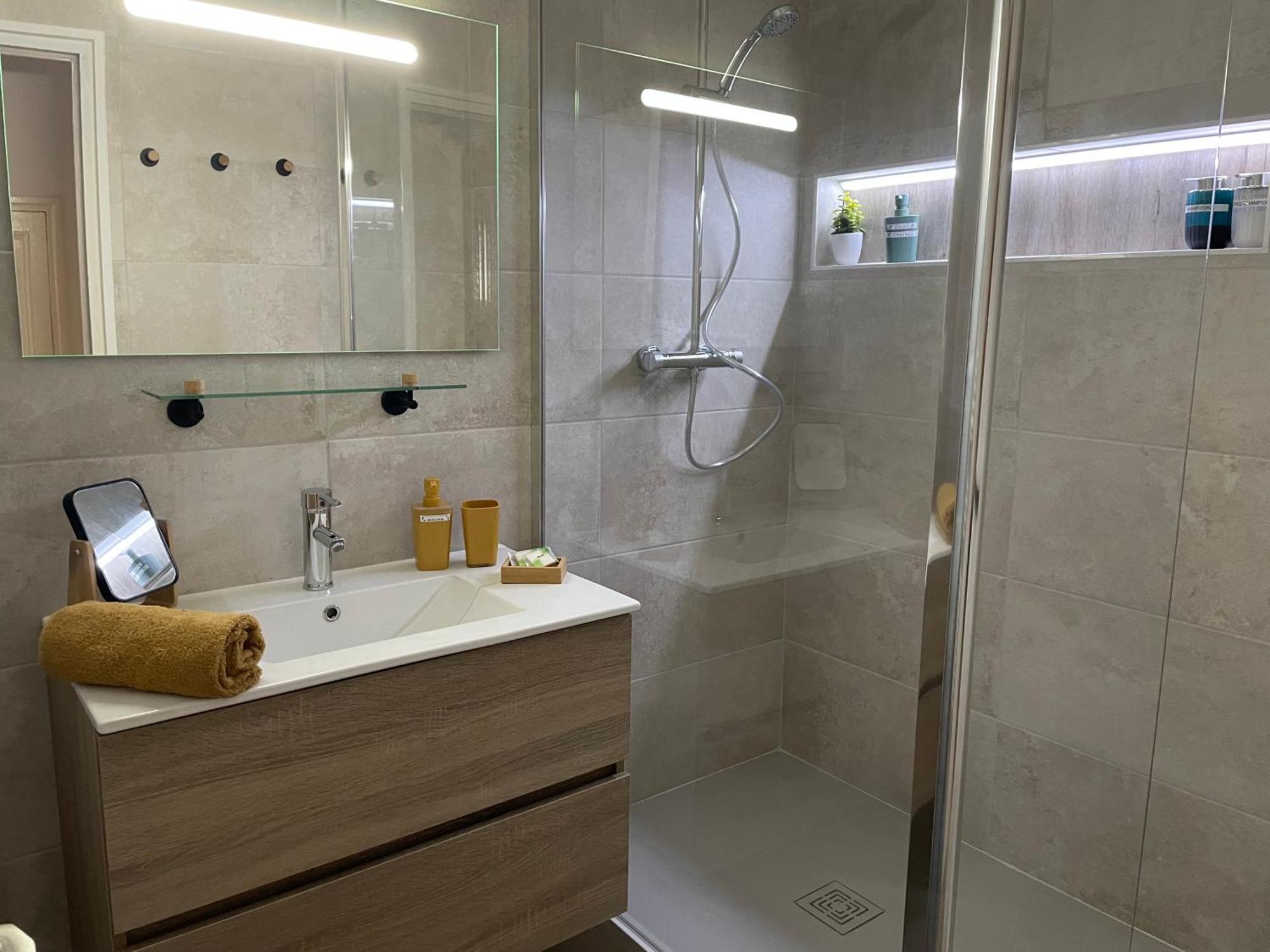 T2 Plein Centre Au 1Er Etage Avec Parking Prive Apartment Millau Ngoại thất bức ảnh