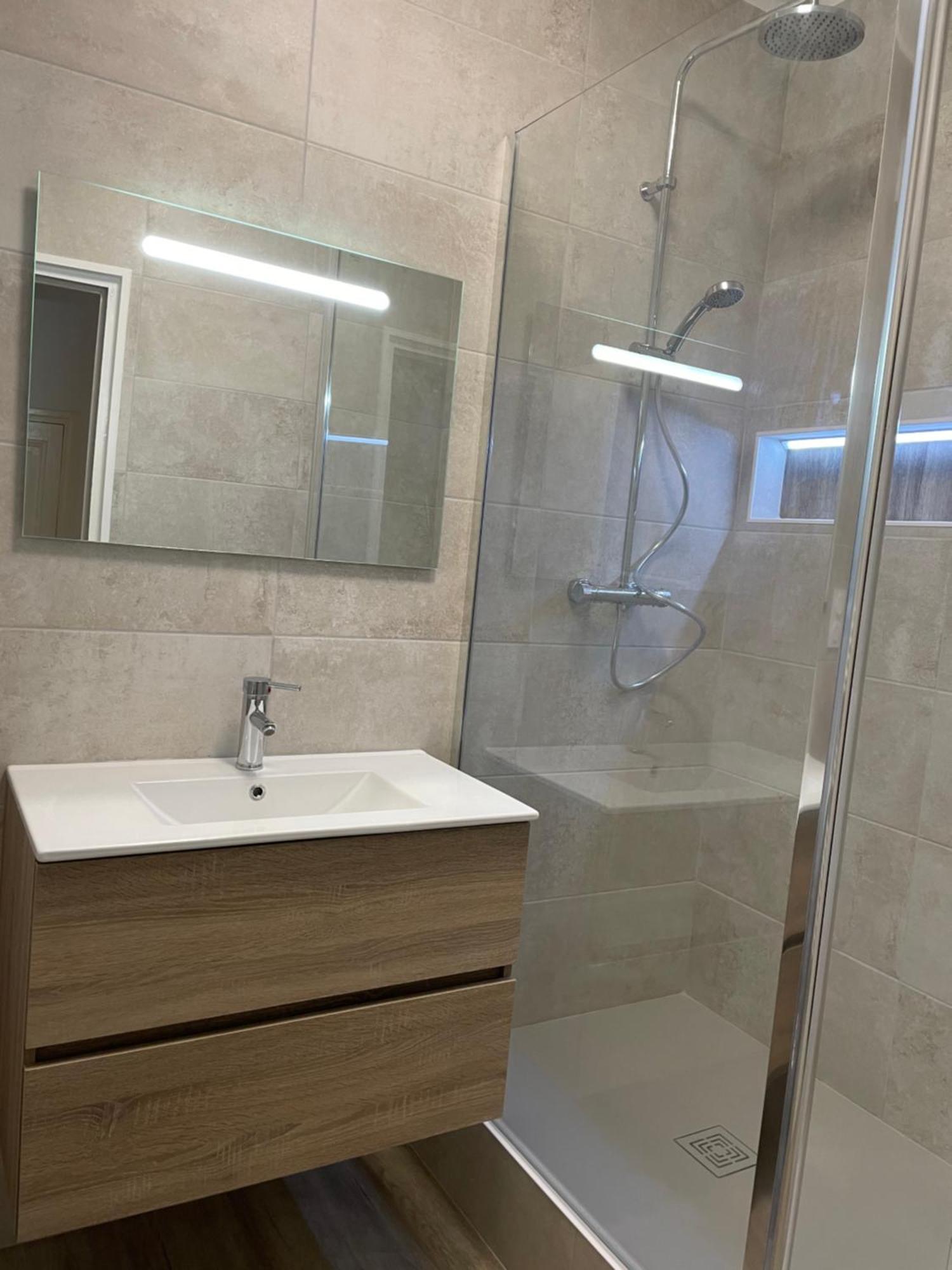 T2 Plein Centre Au 1Er Etage Avec Parking Prive Apartment Millau Ngoại thất bức ảnh